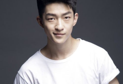 专门讲娱乐圈吃瓜的博主,明星幕后真相大曝光！